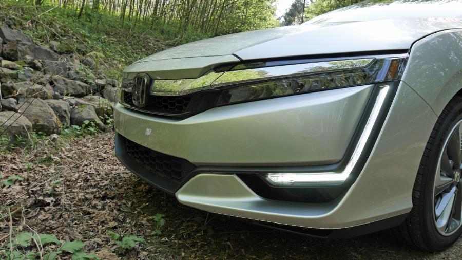 Детали экстерьера Honda Clarity Plug-In Hybrid 2017 года  (NA) (фото 78 из 84)